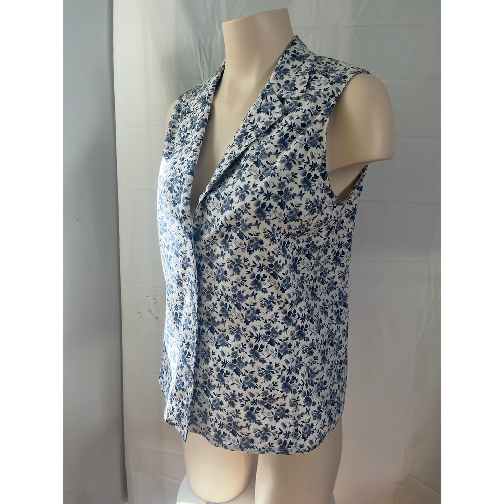 Jamais Sans Toi Cotton Womens Blue Floral Sleeveless Button Down Vest Top